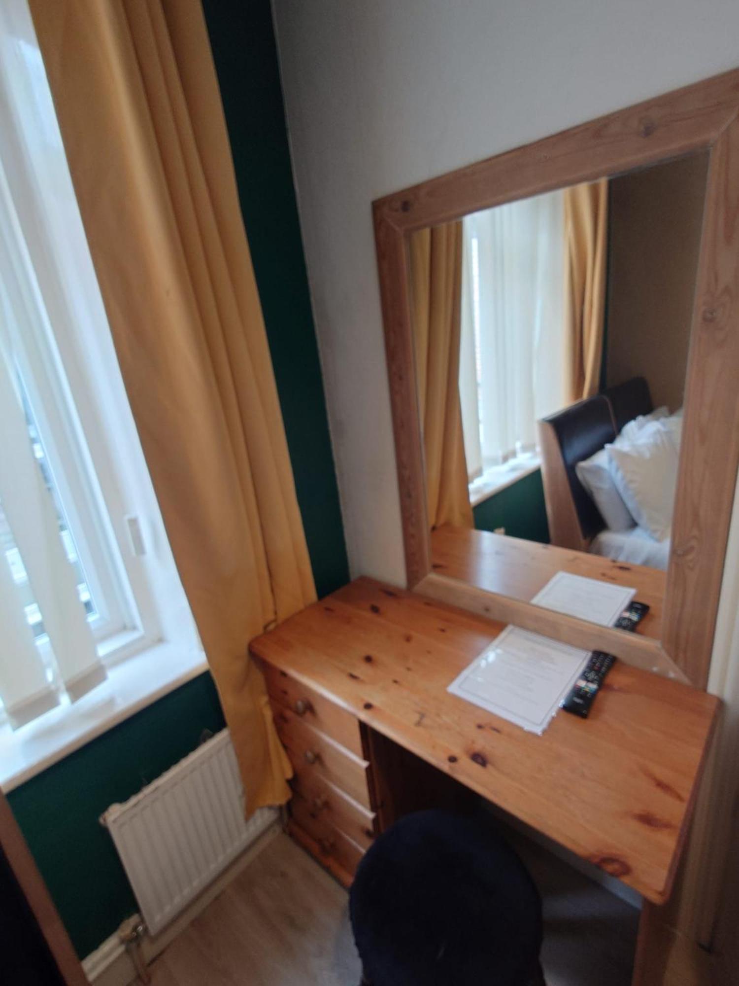 Harriette'S Guest House Μπλάκπουλ Εξωτερικό φωτογραφία